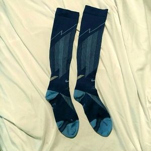 Boys dri-fit high sock